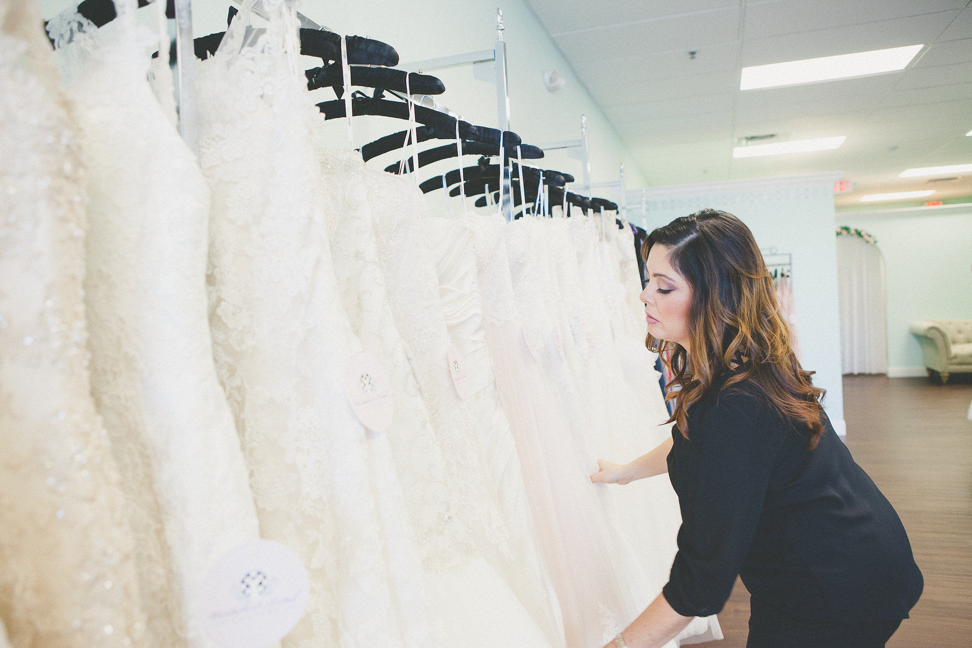 Make Wedding Dress Shopping Easier. Desktop Image