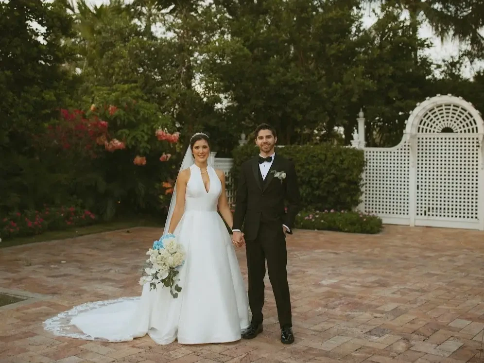 Carolina and Steven. Desktop Image